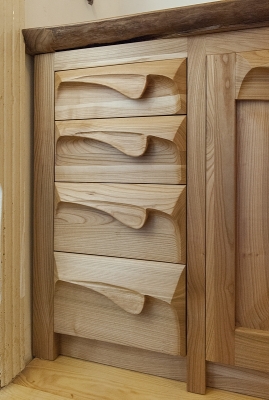 1185-Szuflady-z-rzezbionymi-uchwytami