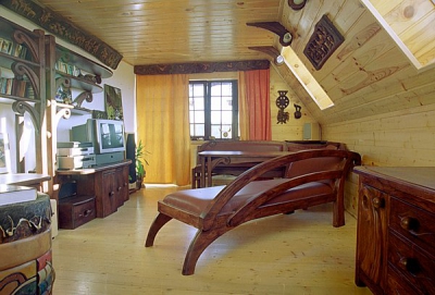Meble drewniane artystyczne unikatowa tapicerowana skóra sofa szezlong, aranzacja wnętrz. #2011