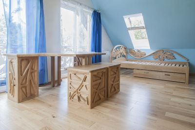 32015-Widok-pokoju-sypialni-z-debowymi-meblami