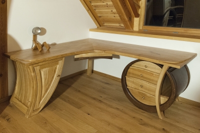 4125_Drewniane-narozne-biurko-z-czeresni